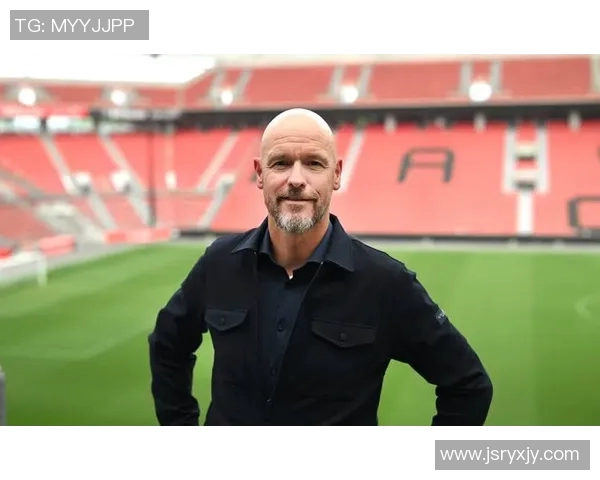 韩国足球球星加盟曼联引关注 他的表现能否为球队带来突破